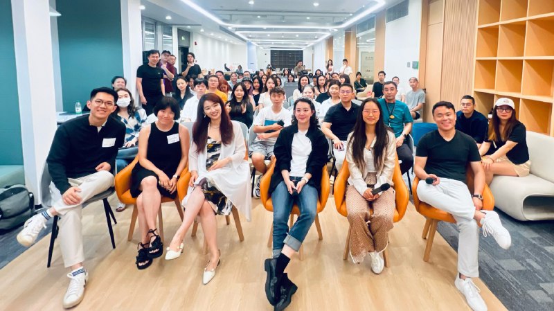 [悠闲]难道 podcast 主持人都是这么执行力爆棚的特种兵吗？💪🎧🤩 作为一个 consumer 领域的门外汉，从 9/12 决定跟在上海闪现的 TZ 办一个 consumer 主题的 meetup 开始，到 9/21 跟 @杨远骋Koji 一拍即合，完成了这场 OnBoard! X 十字路口 首次合作活动
