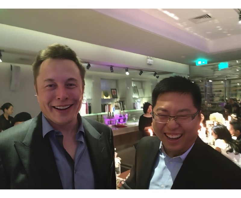 2014年我邀请马斯克首次到中国，在极客公园的大会上第一次分享他的Vision
