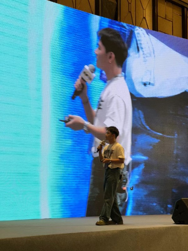 #自媒体运营频道 #@yunying23昨天在群响的分享，有一个底层的观点，是要明白人性的灰色需求