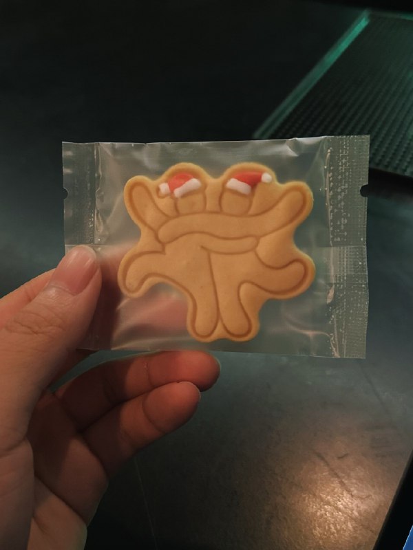 #出海运营秘籍👉@yunying23今晚敞开来了两个哥们儿，一个朋友是做了很多年酒吧生意的，对于线下经营的感知太强了，跟我分享了很多经验，我聊完了以后疯狂记笔记