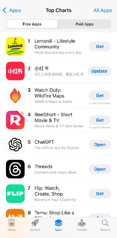 切换系统语言看了眼，小红书在美区 App Store 上架的也是简体中文版本的 App 信息