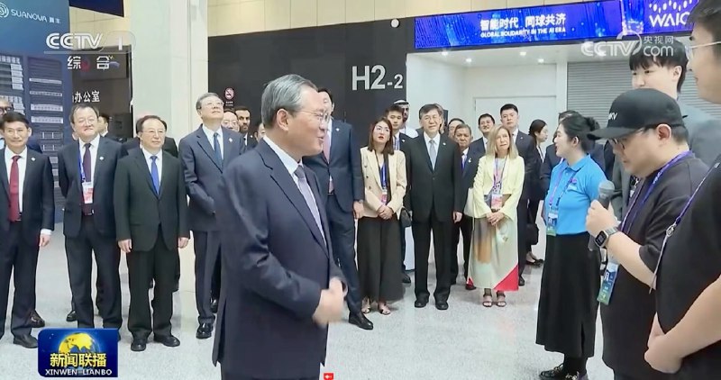 非常激动人心的一天，从全国数千家 AI 公司入选得以和总理有交流的机会