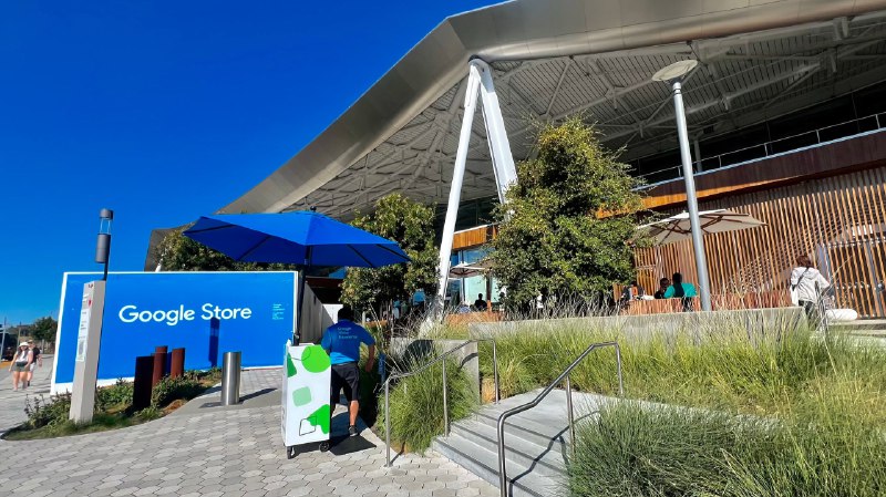🤩跟最近爆火的NotebookLM 负责人 Raiza 在新开的Google Store 吃个下午茶！聊得超级开心，Raiza 也真是个充满能量和idea的酷女孩～🦹‍♀️💃从NotebookLM 的诞生（why she thought it’s a terrible name!) ,一开始的不被理解，Google Labs from 0 to 1,到现在各个feature用户反响的意料之中意料之外，这个爆火的voice功能的设计小心思，最惊喜的是，她也有一个做成platform 的mission！🎁最后的收获：Raiza 很想来中国感受一下这边的consumer apps! ❤️ 以及！她可以跟OnBoard! 录一期podcast!安排安排！🤩跟最近爆火的NotebookLM 负责人 Raiza 在新开的Google Store 吃个下午茶！聊得超级开心，Raiza 也真是个充满能量和idea的酷女孩～🦹‍♀️💃从NotebookLM 的诞生（why she thought it’s a terrible name!) ,一开始的不被理解，Google Labs from 0 to 1,到现在各个feature用户反响的意料之中意料之外，这个爆火的voice功能的设计小心思，最惊喜的是，她也有一个做成platform 的mission！🎁最后的收获：Raiza 很想来中国感受一下这边的consumer apps! ❤️ 以及！她可以跟OnBoard! 录一期podcast!安排安排！