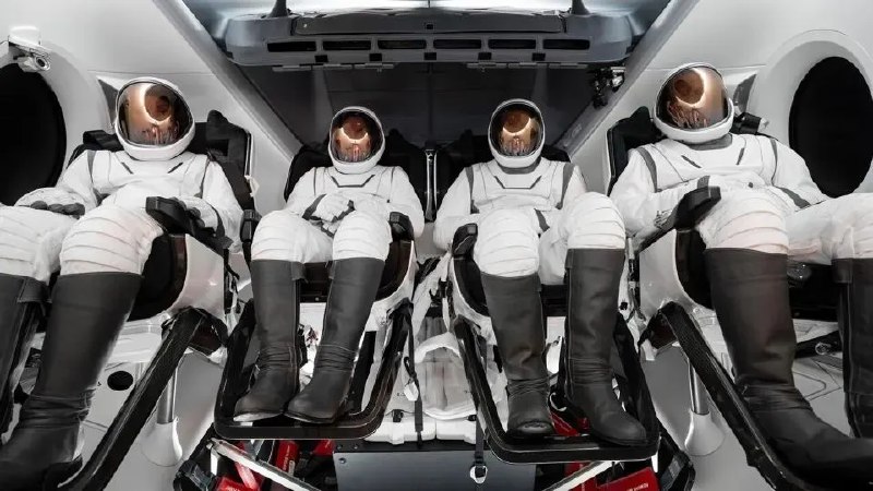 更强推理能力的OpenAI o1发布，SpaceX 实现人类首次商业太空行走……世界还在加速奔向下个路口更强推理能力的OpenAI o1发布，SpaceX 实现人类首次商业太空行走……世界还在加速奔向下个路口