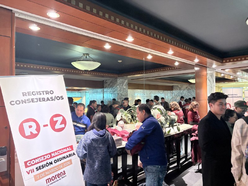 woc 酒店二楼在开墨西哥执政党全国高层会议？？？这怎么我随随便便就能走进去的…还能扫码进群？？？妈呀 我是去找厕所用的，还不小心把一个正在上厕所的大叔的厕所门打开了，别是啥政党高级议员吧…woc 酒店二楼在开墨西哥执政党全国高层会议？？？这怎么我随随便便就能走进去的…还能扫码进群？？？妈呀 我是去找厕所用的，还不小心把一个正在上厕所的大叔的厕所门打开了，别是啥政党高级议员吧…