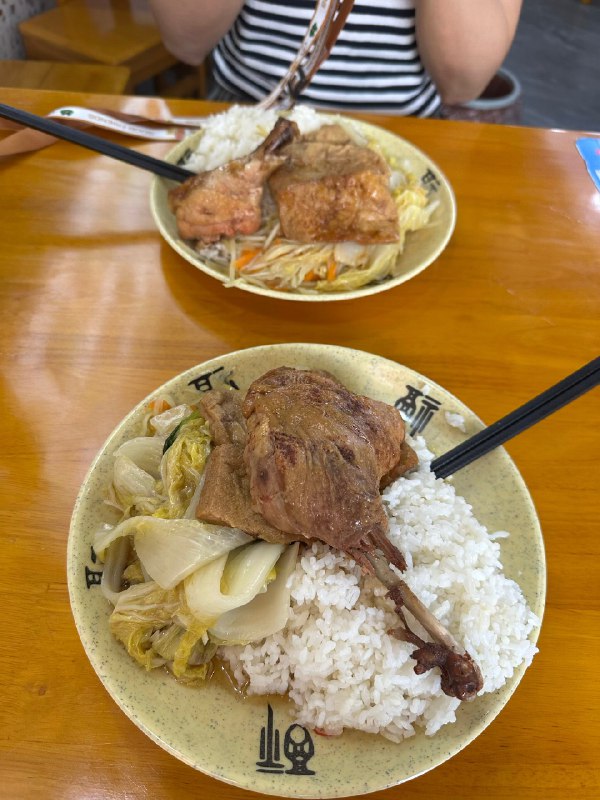 已经吃了很久的单价 6 块钱不到的沙县鸡腿饭鸭腿饭，以及单价不超过 3 块的古茗冰美式…太特么便宜和健康了，我是真的好奇，这到底是平台补贴，还是商家补贴的？已经吃了很久的单价 6 块钱不到的沙县鸡腿饭鸭腿饭，以及单价不超过 3 块的古茗冰美式…太特么便宜和健康了，我是真的好奇，这到底是平台补贴，还是商家补贴的？
