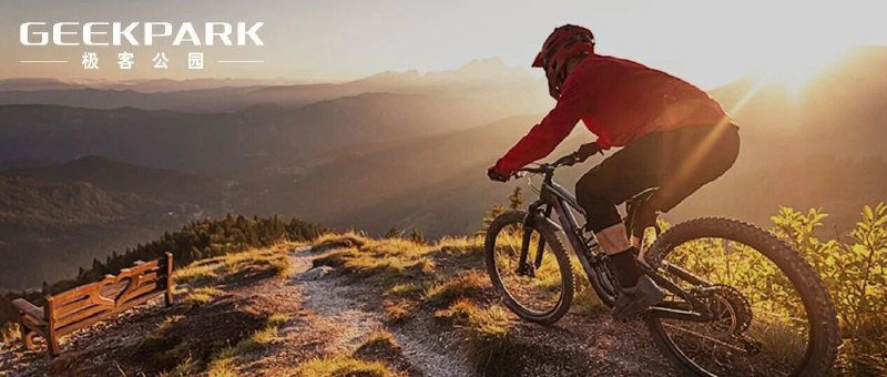 对话 MossCode：AI Native 的运动手表，估值 1 亿美金绝对是2026年初，最炸的AI硬件项目