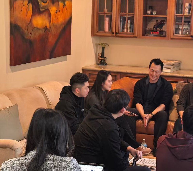 年初来参加我们硅谷活动的Jeff Wang成为了Windsurf的临时CEO😂年初来参加我们硅谷活动的Jeff Wang成为了Windsurf的临时CEO😂