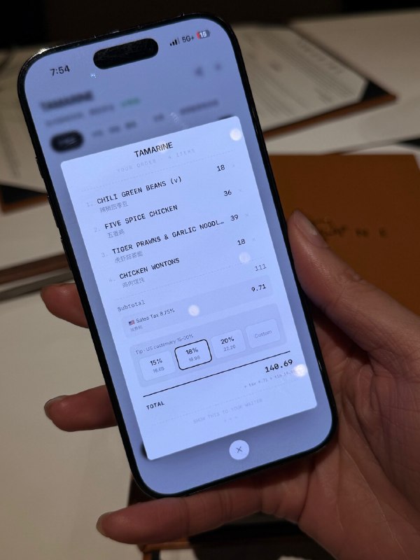 我们vibecoding的第一个产品在app store上线了，欢迎大家使用🎉产品灵感来源于我们刚搬来湾区，发现出门点菜看菜单有点晕，看不太明白（很多来国外出差的朋友也有这个痛点）