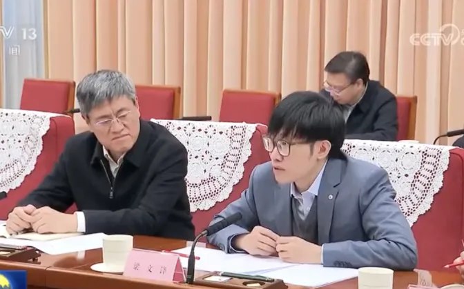 发个暴论吧：DeepSeek就是中国版的OpenAI！甚至未来一定超越OpenAI！（破音😲）之前以为DeepSeek很强，没想到竟然这么强！人才积淀+无限子弹供应+内部优秀的文化，不断向上突破就是正常的结果