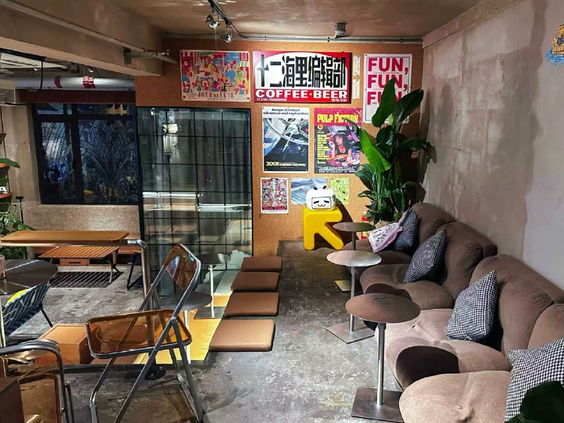 #出海运营秘籍👉@yunying23上海愚园路小酒馆招全职自媒体运营啦！📝简单介绍自己：我们是一家开在上海愚园路的社群小酒馆，主营咖啡、精酿啤酒和葡萄酒