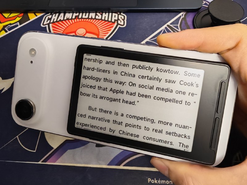 三寸小鼻嘎电纸书到啦，手感无敌[强]超级轻薄，翻页速度比想象中快很多很多٩(๑^o^๑)۶下一份期待好物是阅星瞳家的s4，4寸开放电纸书，可以装微信读书那种✌️手感真的真的无敌好，握在手上想哭😭三寸小鼻嘎电纸书到啦，手感无敌[强]超级轻薄，翻页速度比想象中快很多很多٩(๑^o^๑)۶下一份期待好物是阅星瞳家的s4，4寸开放电纸书，可以装微信读书那种✌️手感真的真的无敌好，握在手上想哭😭