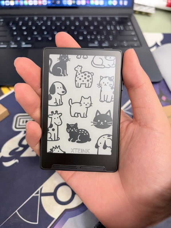 三寸小鼻嘎电纸书到啦，手感无敌[强]超级轻薄，翻页速度比想象中快很多很多٩(๑^o^๑)۶下一份期待好物是阅星瞳家的s4，4寸开放电纸书，可以装微信读书那种✌️手感真的真的无敌好，握在手上想哭😭三寸小鼻嘎电纸书到啦，手感无敌[强]超级轻薄，翻页速度比想象中快很多很多٩(๑^o^๑)۶下一份期待好物是阅星瞳家的s4，4寸开放电纸书，可以装微信读书那种✌️手感真的真的无敌好，握在手上想哭😭