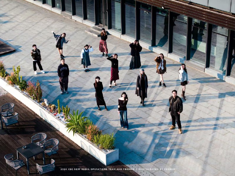 #出海运营秘籍👉@yunying23又到12月了，每年的圣诞节左右我都会举办一个happy之夜，组内的同学以及邀请这一年跟我们紧密合作的其他部门同事一起拍照，做游戏，互换礼物，这已经成为一个固定的节日，不出意外只要我在金山就会把这个仪式坚持下去