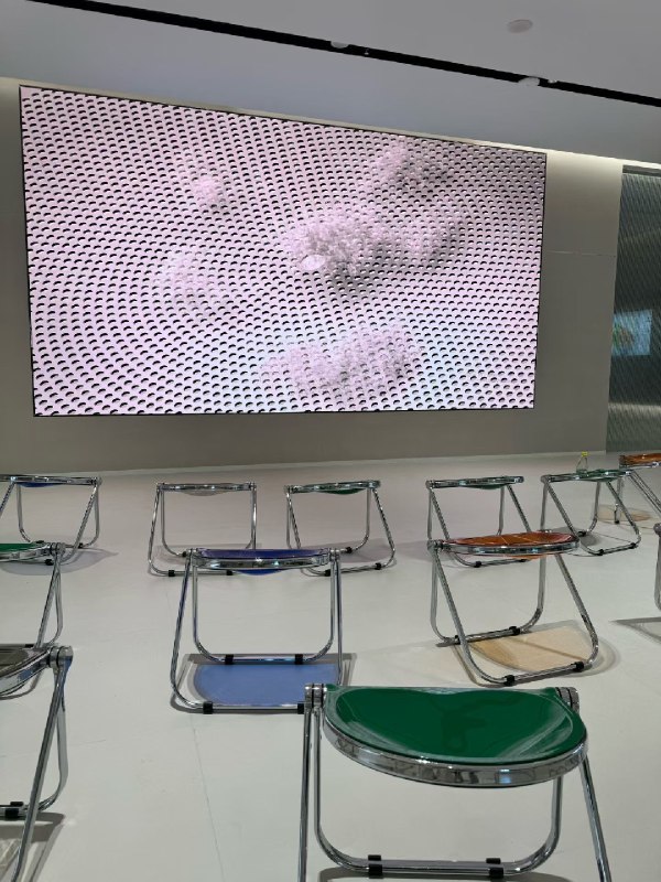 去了那个号称中国kickstarter合作的创新旗舰店看，结果全是成熟电子消费品，类zpilot，rokid的唤起词巨烂，一家早期公司的东西都没有🤥 （p6是最近吃到最好吃的东西了，干杯的熟松露酱生牛肉）去了那个号称中国kickstarter合作的创新旗舰店看，结果全是成熟电子消费品，类zpilot，rokid的唤起词巨烂，一家早期公司的东西都没有🤥 （p6是最近吃到最好吃的东西了，干杯的熟松露酱生牛肉）