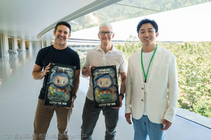 泡泡玛特创始人王宁去Apple总部了 探访Apple ceo有什么小道消息吗🤓@