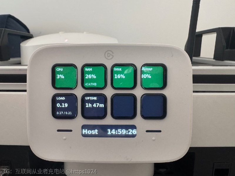 把闲置 Stream Deck 变成 Proxmox 主机的常亮硬件状态面板，CPU、内存、容器、网络和服务健康一眼可见