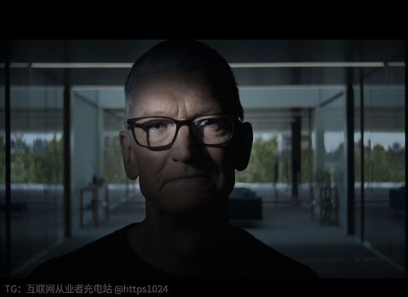 Apple Intelligence is not available in China 🤡Apple也会写小字了@