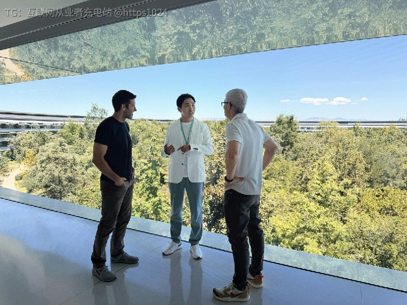 泡泡玛特创始人王宁去Apple总部了 探访Apple ceo有什么小道消息吗🤓@
